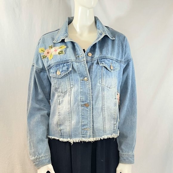 Cropped Denim Jacket With Floral Patches | Forever 21+ - Picture 2 of 7